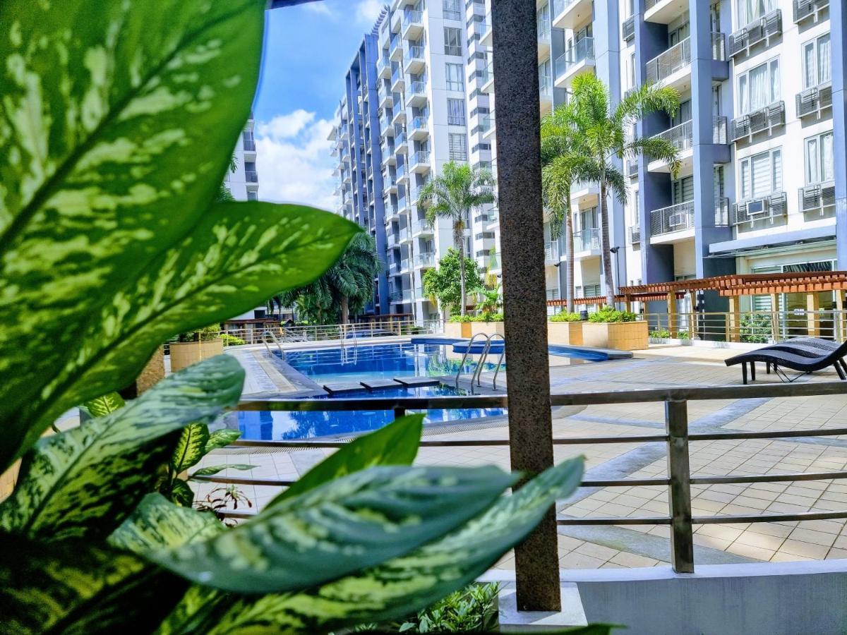 One Palm Tree Villas Condo Across Naia Terminal 3 Manila Exteriör bild