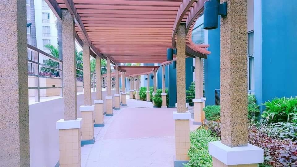 One Palm Tree Villas Condo Across Naia Terminal 3 Manila Exteriör bild