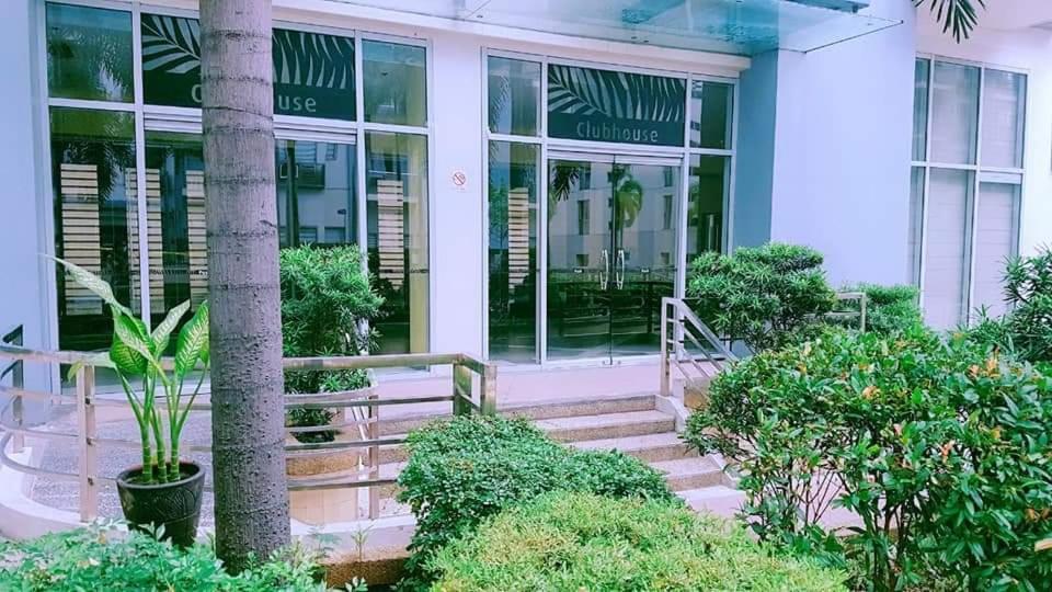 One Palm Tree Villas Condo Across Naia Terminal 3 Manila Exteriör bild