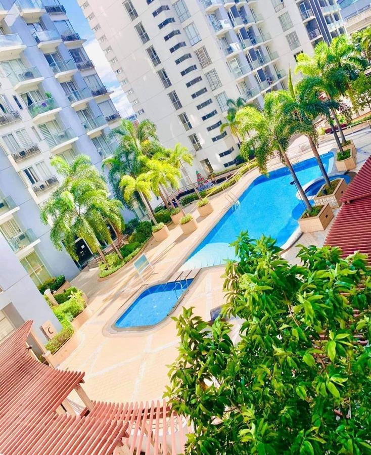 One Palm Tree Villas Condo Across Naia Terminal 3 Manila Exteriör bild
