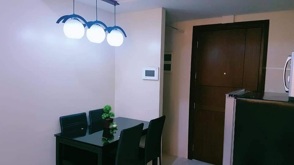 One Palm Tree Villas Condo Across Naia Terminal 3 Manila Exteriör bild