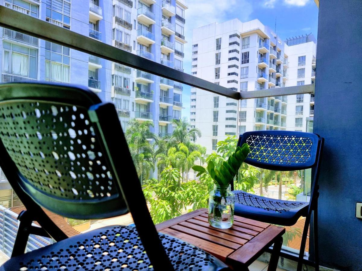 One Palm Tree Villas Condo Across Naia Terminal 3 Manila Exteriör bild