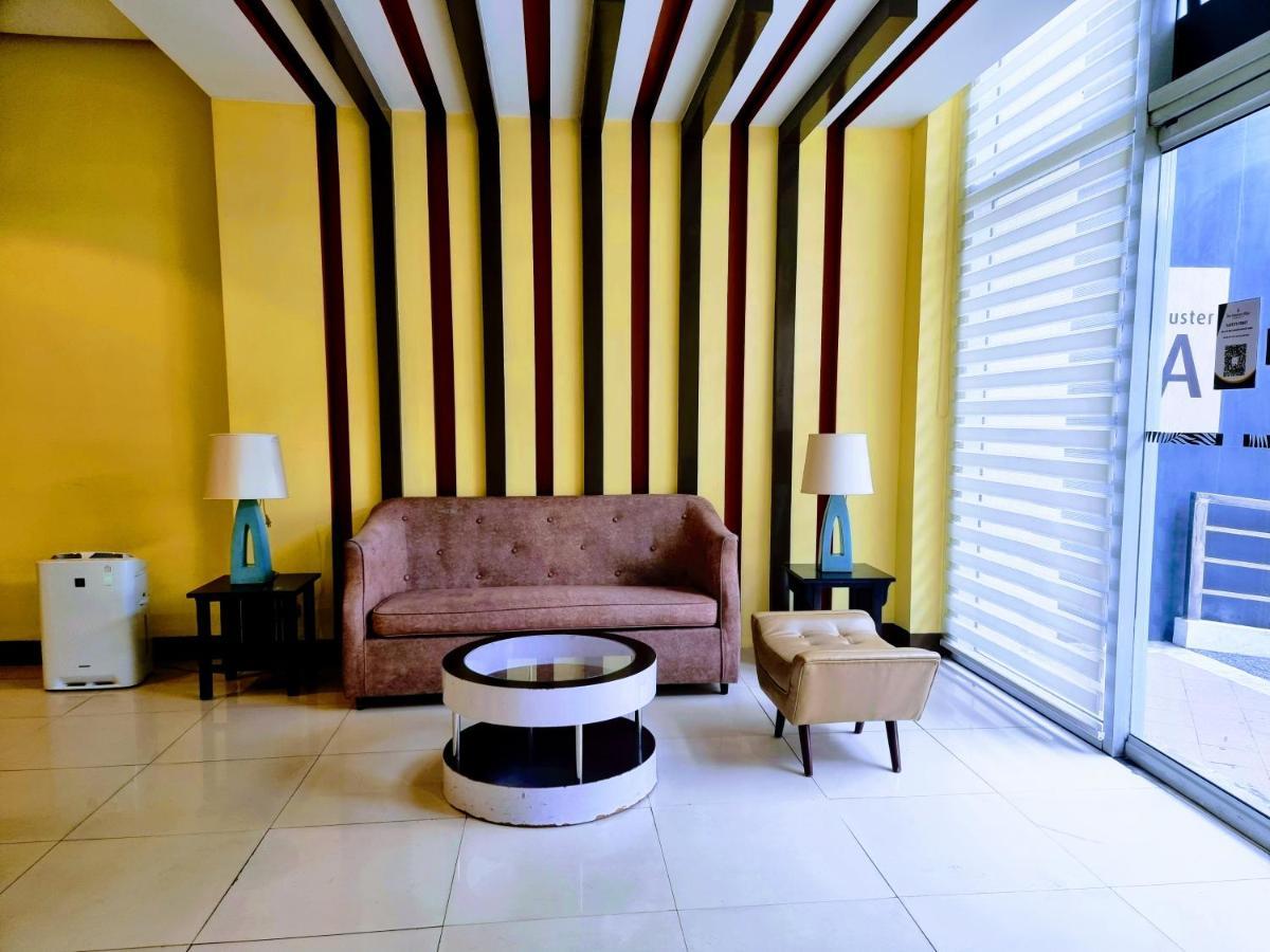 One Palm Tree Villas Condo Across Naia Terminal 3 Manila Exteriör bild
