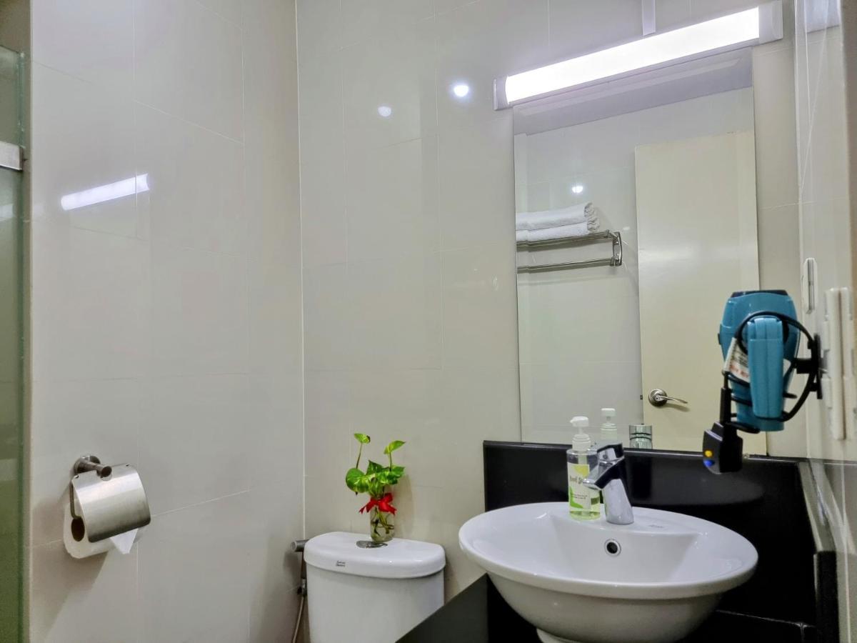 One Palm Tree Villas Condo Across Naia Terminal 3 Manila Exteriör bild