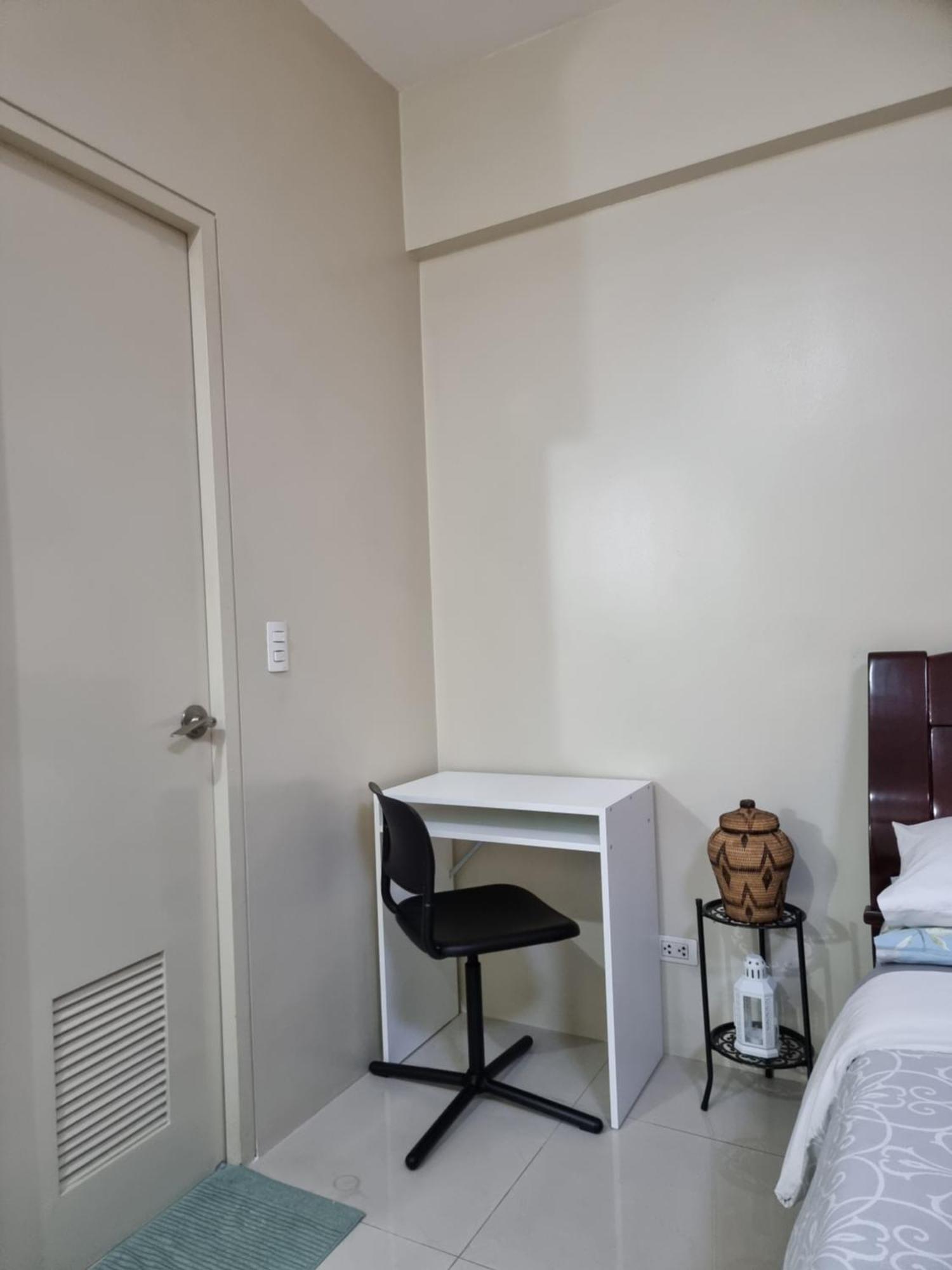 One Palm Tree Villas Condo Across Naia Terminal 3 Manila Exteriör bild